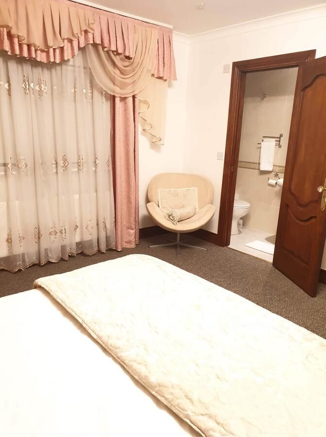 Проживание в семье Cosy double Room, 15minutes from Airport, 4 Бланчардстаун-20